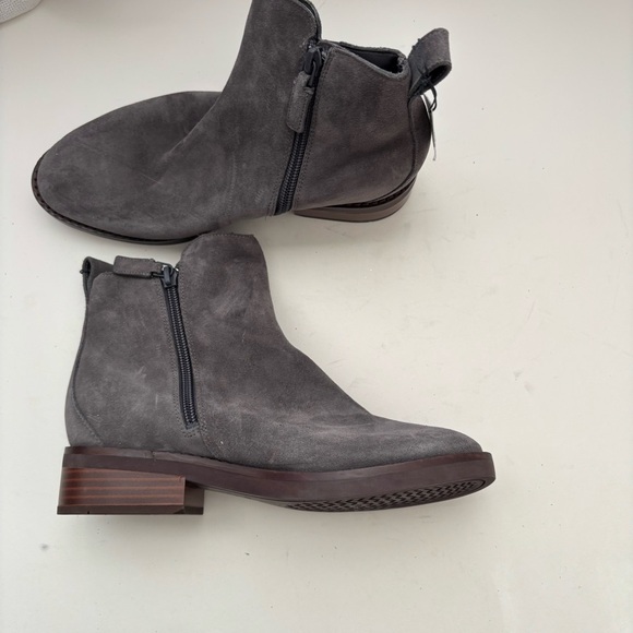 Cole Haan River Chelsea Bootie Suede Sz 6B - Picture 4 of 8